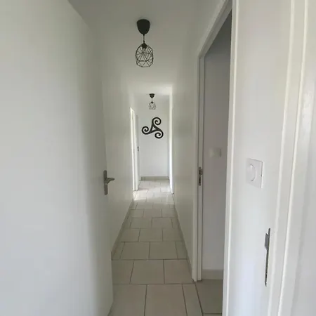 Maison Pres De La *