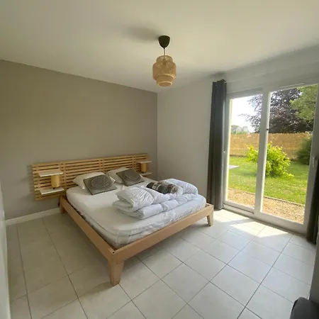 Maison Pres De La *